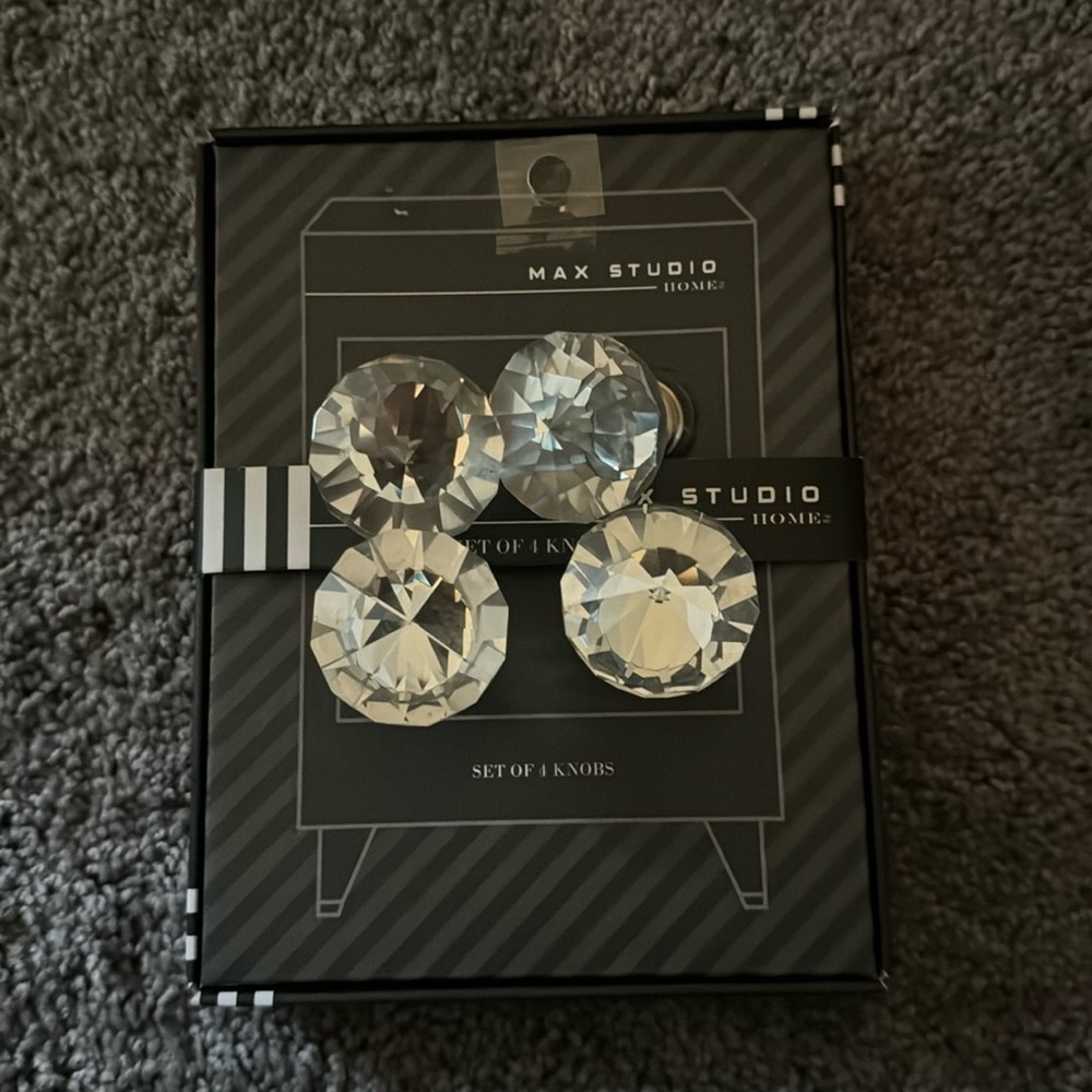 Drawer knobs